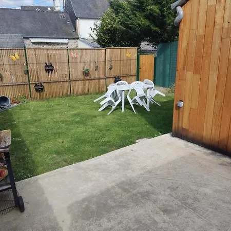 Avec Jardin Proche Du Mont Saint Michel Domek alpejski *